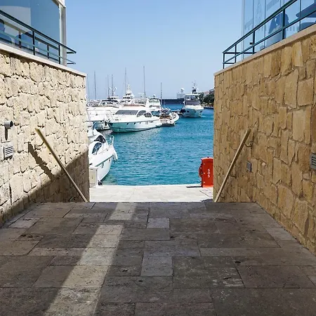 Limassol Marina Nereids D22 By Ezoria Villas Exterior photo